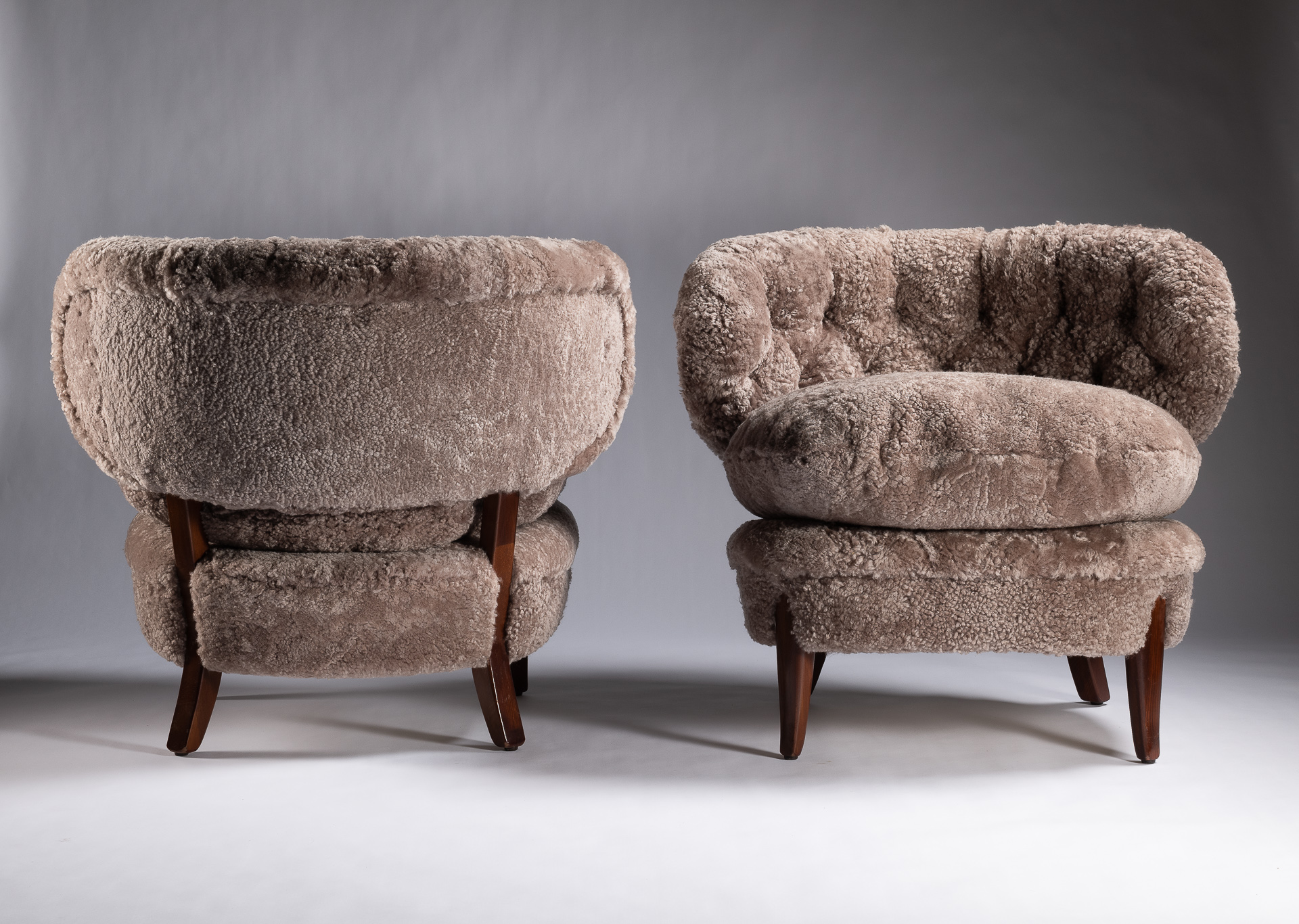 Paire de fauteuils Otto Schulz, pièces iconiques du design scandinave.