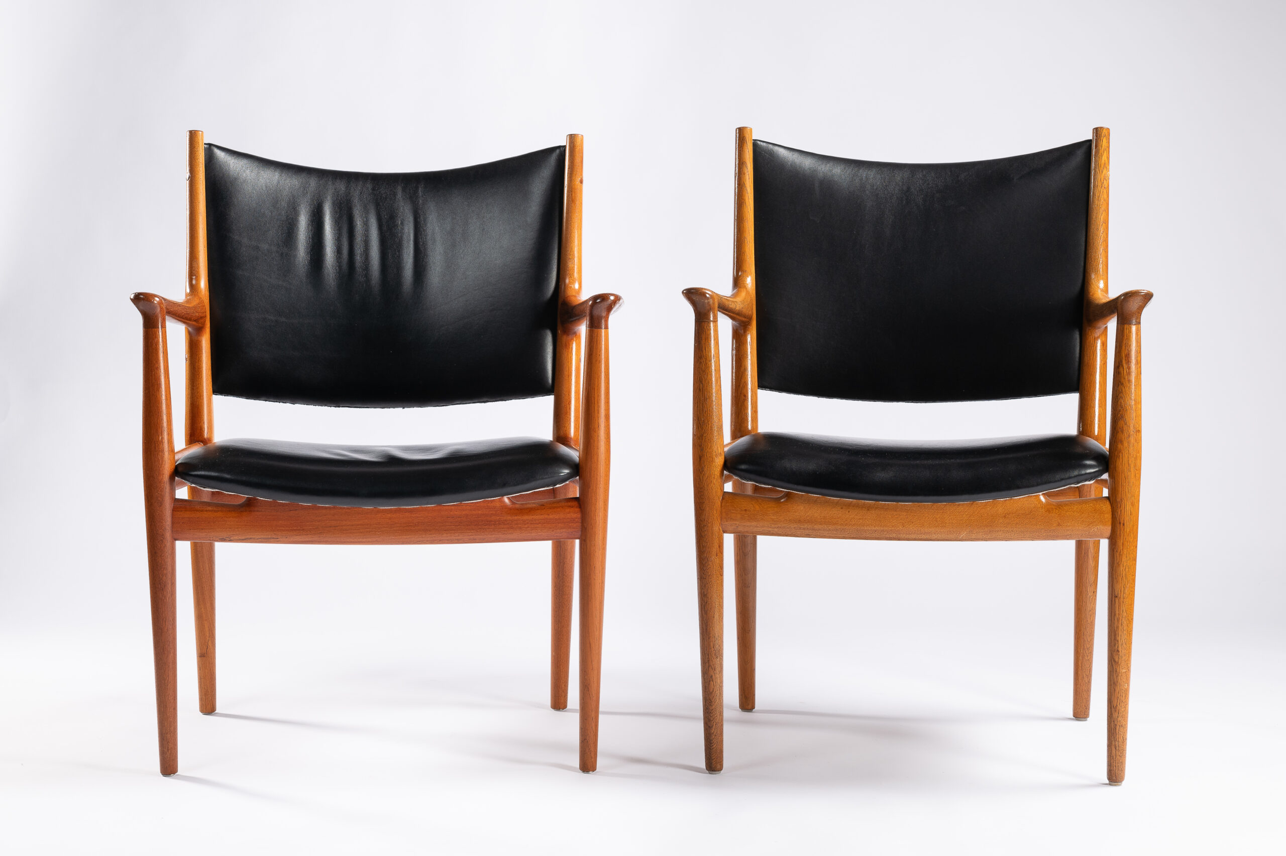 Paire de fauteuils de bureau Hans Wegner modèle JH-513 Johannes Hansen 1950